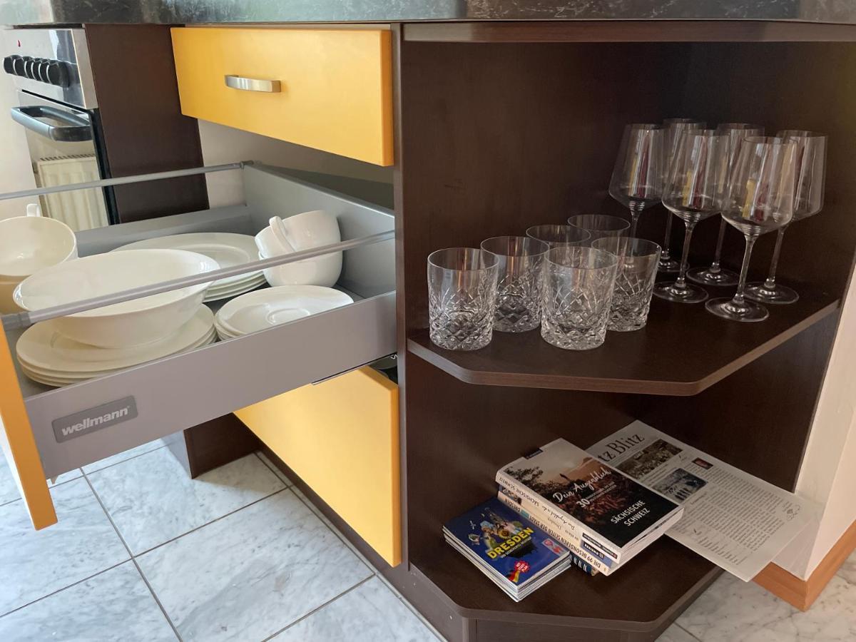 Wohlfuehlen / Parkplatz / Bis 4 Personen / Kueche Apartment Dresden Bagian luar foto